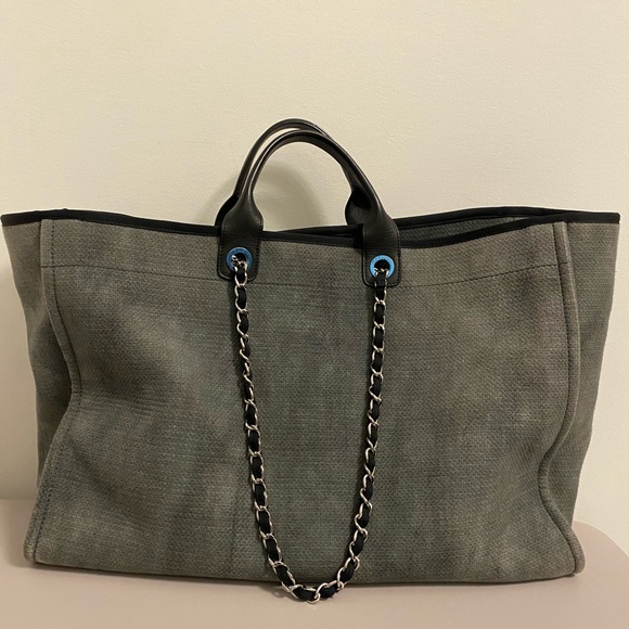 Authentic Chanel Deauville big tote - Picture 2 of 16